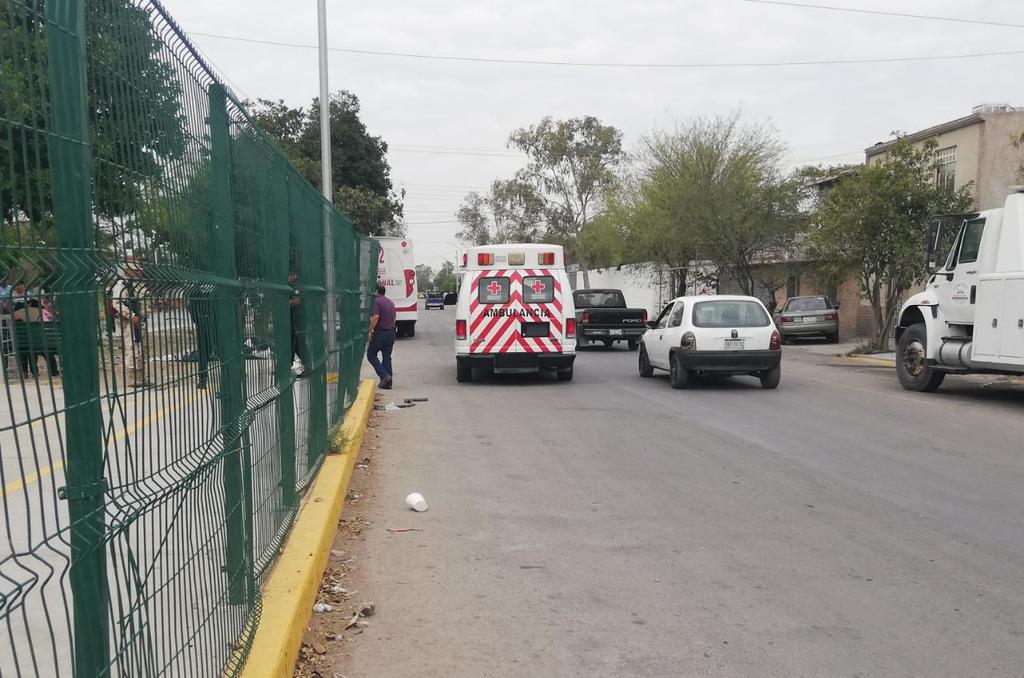 Resultaron lesionadas tras ser impactadas por un vehículo en la colonia Francisco Villa de Torreón. (EL SIGLO DE TORREÓN)