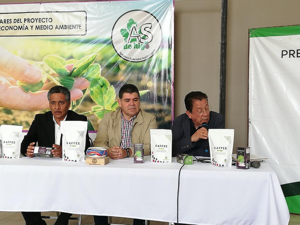 En rueda de prensa, Enrique Gutiérrez Vaquera, director de Kaffee de Higo, lanzó la invitación a todos aquellos agricultores interesados en participar en este proyecto y que tengan interés de cultivar huertos orgánicos de higo. (EL SIGLO DE TORREÓN)

