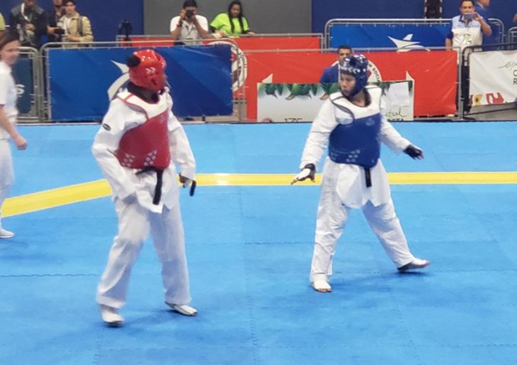 Briseida Acosta, dio un pase importante para conseguir el boleto para la delegación azteca de taekwondo. (HUMBERTO VÁZQUEZ/EL SIGLO DE TORREÓN)