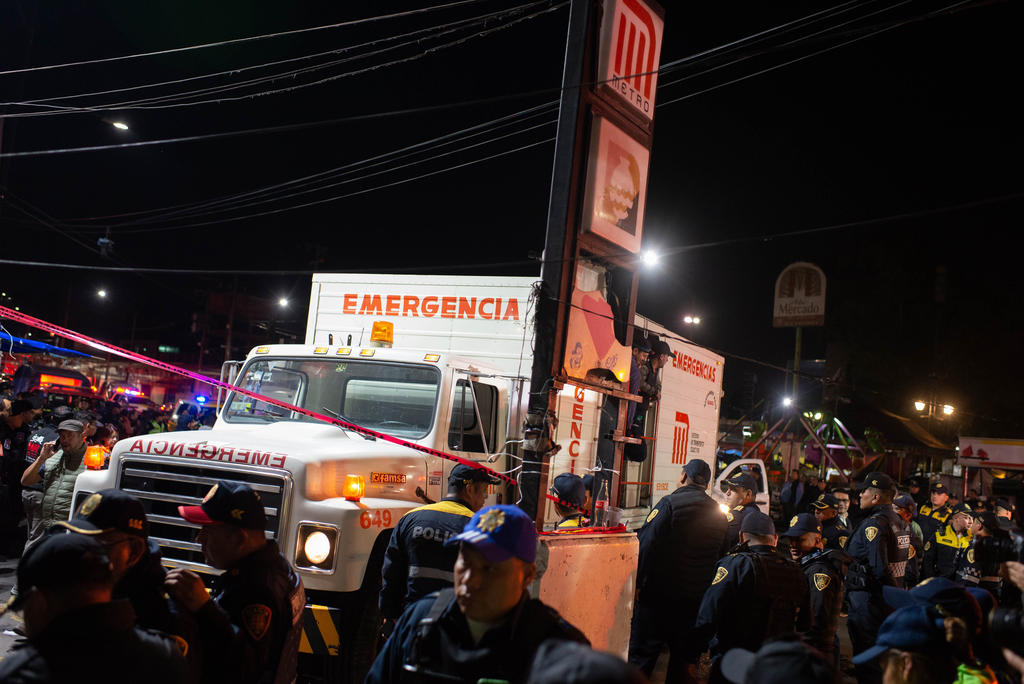 La directora del Metro, Florencia Serranía, informó que permanecen hospitalizadas cinco personas que resultaron lesionadas por el choque de dos trenes en la estación Tacubaya la noche del martes. (NOTIMEX)