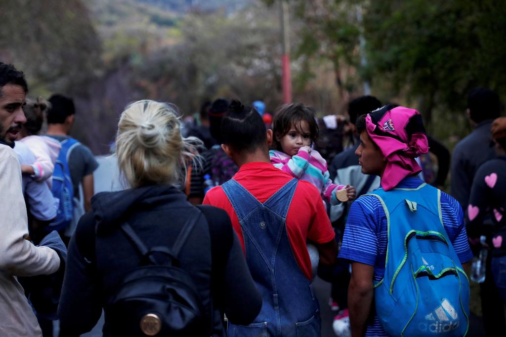 Obliga a los indocumentados que solicitan asilo en la frontera sur de EUA a esperar en México a que se tramiten sus peticiones. (ARCHIVO)