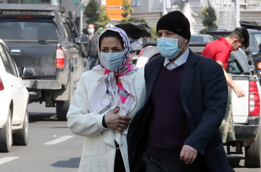 Con nueve mil casos y 354 decesos confirmados hasta este jueves, Irán es ahora el tercer foco más importante de la nueva infección por coronavirus, detrás de China e Italia. (ARCHIVO)