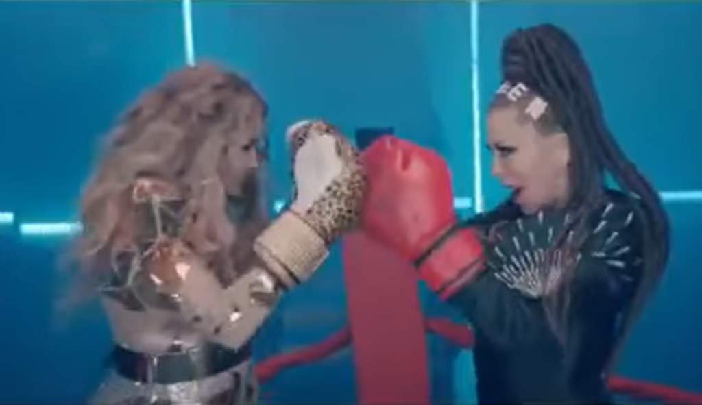 Las cantantes Alejandra Guzmán y Paulina Rubio compartieron créditos en el tema Ni tú ni nadie, versión original de Alaska y Dinarama, cuyo video se filtró a las redes sociales. (ESPECIAL)