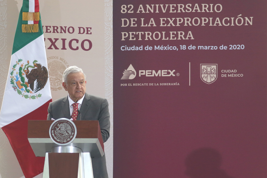 Reconocen que la estrepitosa caída de los precios internacionales del petróleo pone en riesgo la viabilidad de algunos proyectos de Petróleos Mexicanos. (ARCHIVO) 
