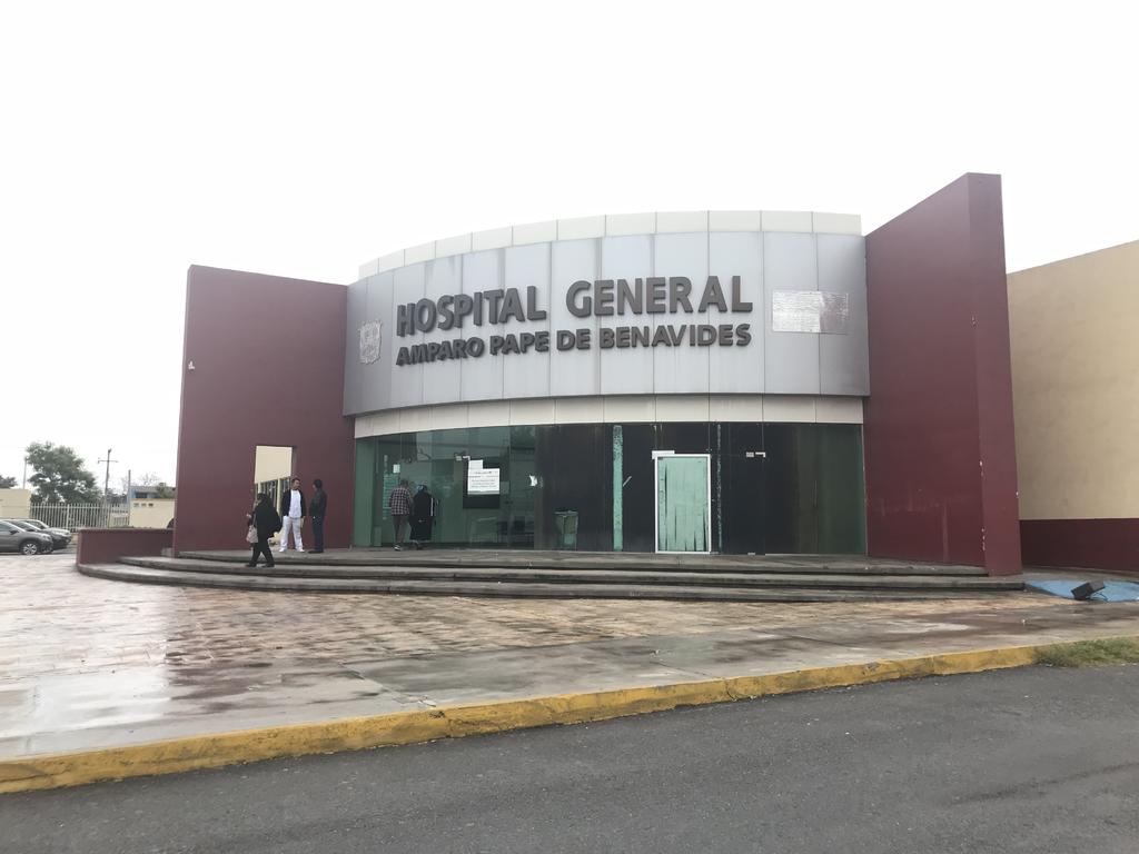 En el exterior del hospital perteneciente a la Secretaría de Salud está instalado un módulo externo de Triage desde hace dos semanas, y fue donde detectaron a ambas personas. (ARCHIVO)