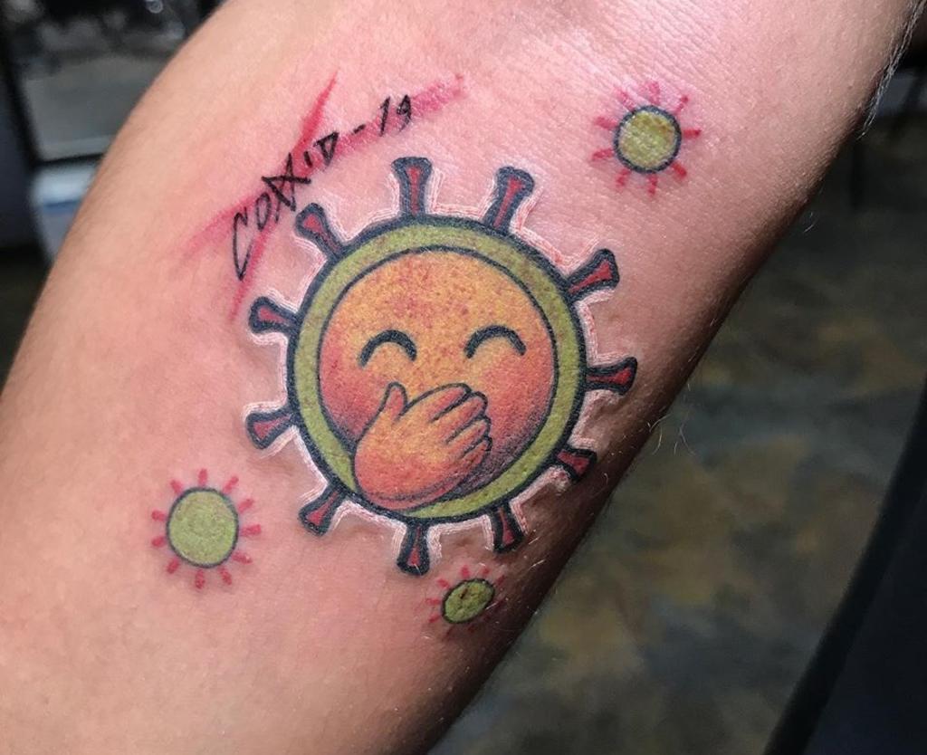 TATTOOS - NUEVAS TENDENCIAS EN DISEÑO DE TATUAJES - livrariaunesp