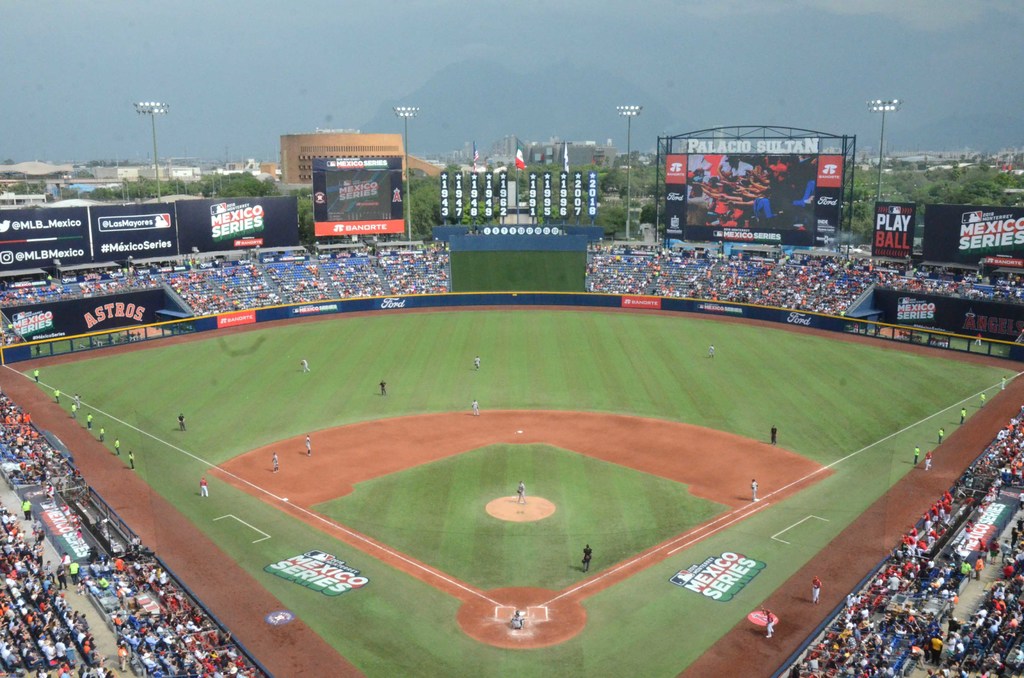 El año pasado, el Estadio de Beisbol Monterrey albergó la serie entre los Astros de Houston y los Angelinos de Los Ángeles. (ARCHIVO) 