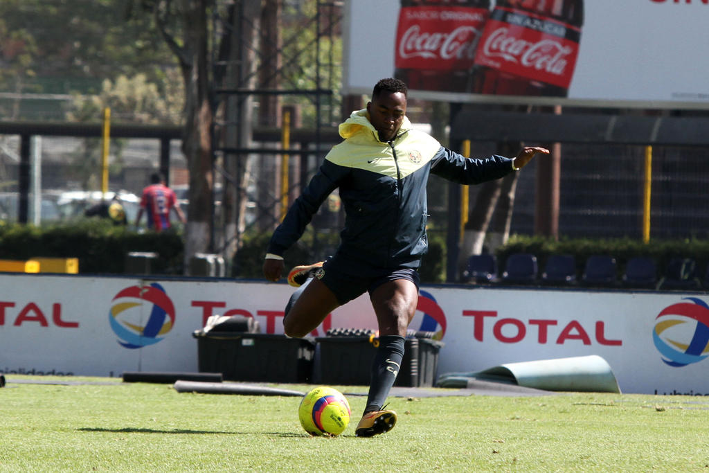 El jugador ecuatoriano desea mantenerse en forma y este día así lo mostró en sus redes sociales. (ARCHIVO)