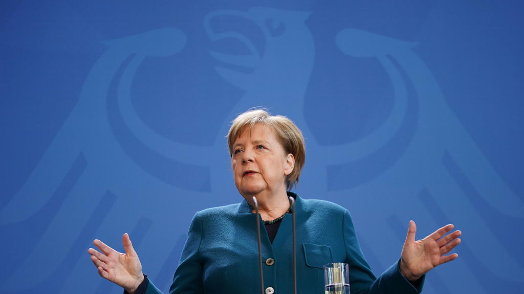 La canciller alemana Angela Merkel ha sido colocada en cuarentena luego que el médico que le dio una vacuna dio positivo al coronavirus. (EFE)