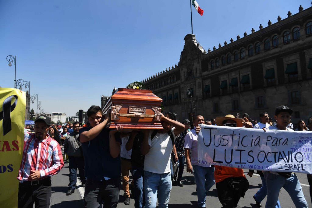 Diversas protestas se han realizado en la Ciudad de México, pese a las recomendaciones de no salir de casa. (AGENCIAS)