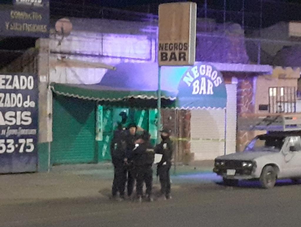 El Bar 'Negros' de la ciudad de Celaya, Guanajuato, fue atacado a balazos y granadas la noche de este lunes con un saldo de cuatro personas muertas y seis más lesionadas. (ESPECIAL)