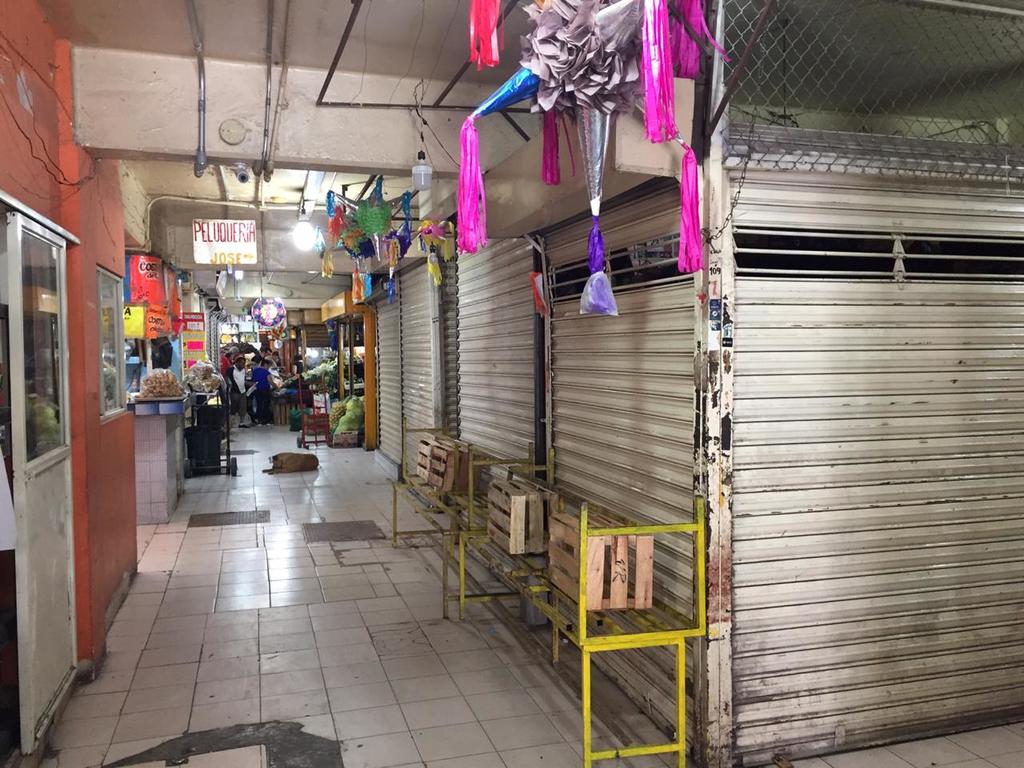 Así lució ayer el interior del Mercado José Ramón Valdez ubicado en la zona Centro del municipio de Gómez Palacio. (EL SIGLO DE TORREÓN/ANGÉLICA SANDOVAL)