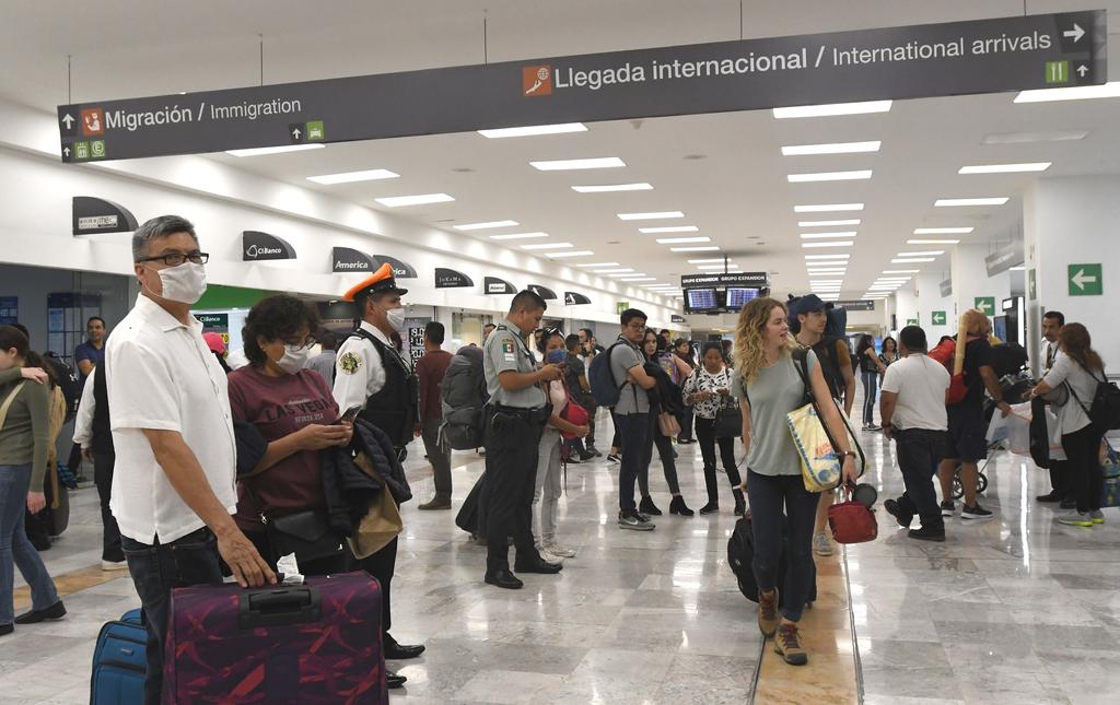 Desde hace casi dos meses, el Gobierno mexicano ha facilitado la repatriación de unos seis mil mexicanos que quedaron varados en distintas partes del mundo. (AGENCIAS)