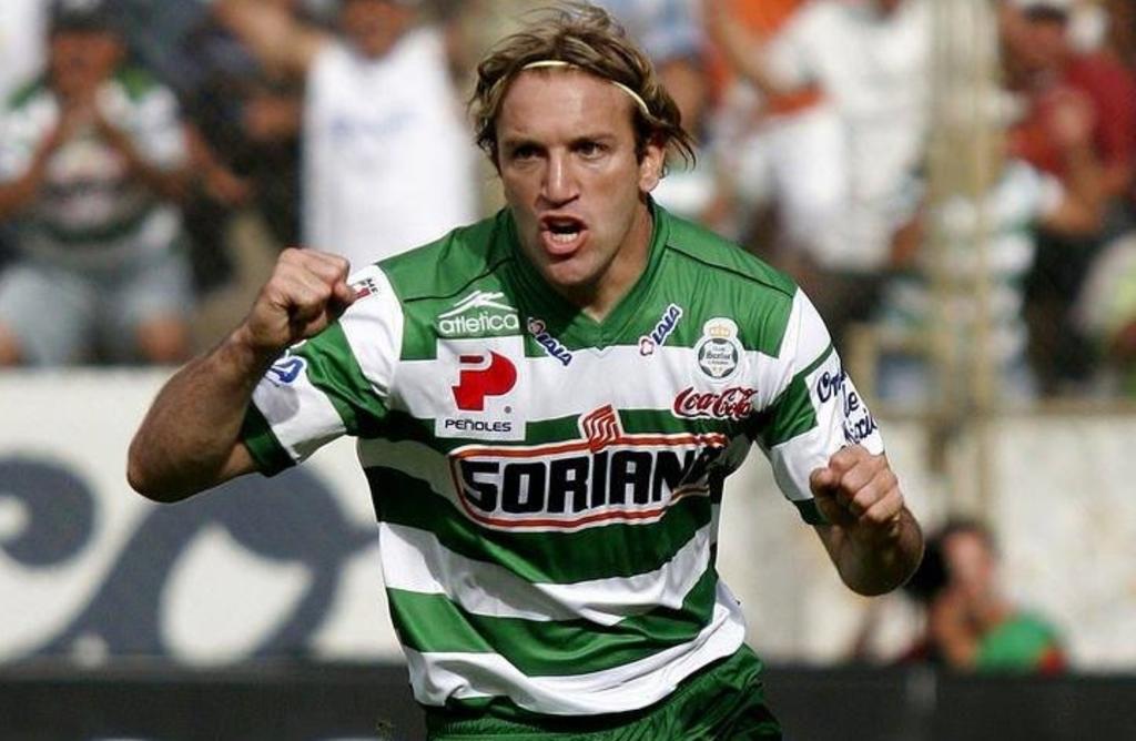 Durante el Clausura 2005, Matías logró su máxima cuenta goleadora en México, marcando en 15 ocasiones en 17 partidos jugados. (CORTESÍA)