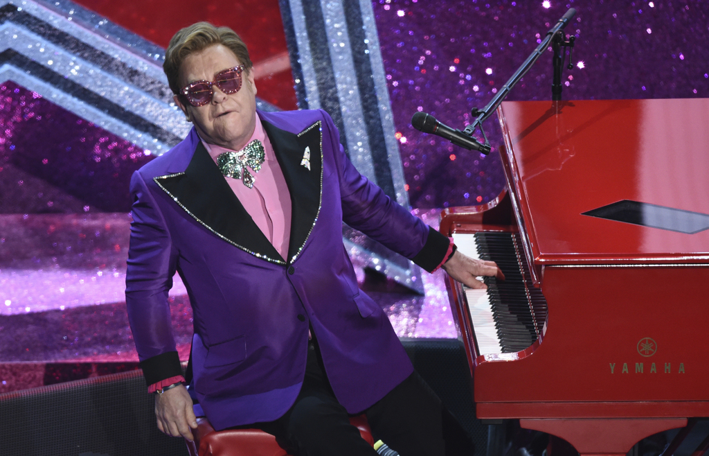 Por pandemia. El cantante Elton John encabeza concierto benéfico desde casa para recaudar dinero para organizaciones benéficas. También participarán Billie Eilish y Alicia Keys. (AP)