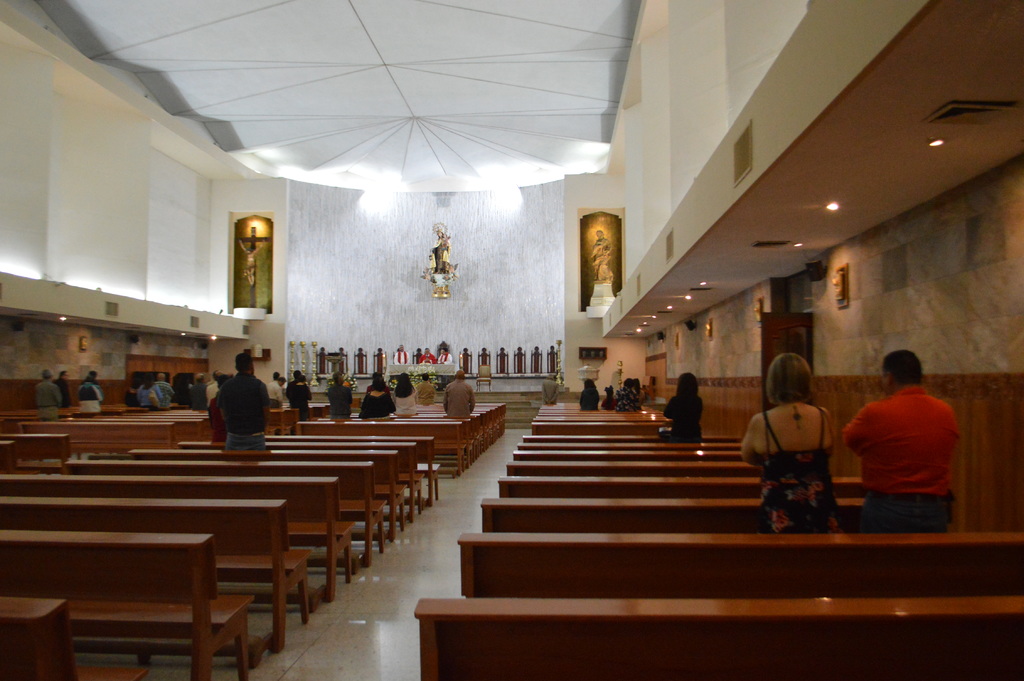 Las misas dominicales y entre semana en templos de La Laguna fueron suspendidas ante la contingencia sanitaria por el coronavirus. (EL SIGLO DE TORREÓN)