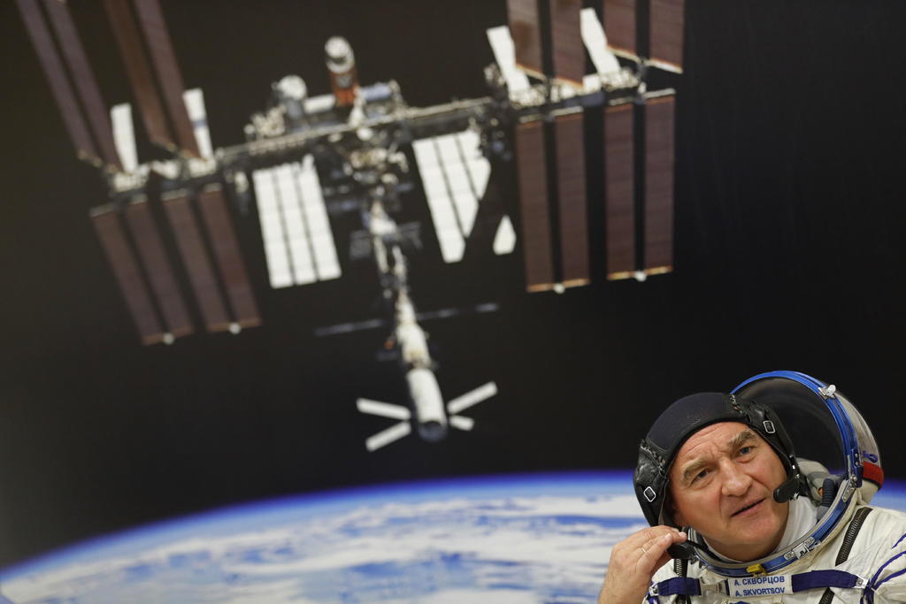 La agencia espacial rusa, Roscosmos, no aplazará el retorno de la tripulación de la Estación Espacial Internacional (EEI) a la Tierra el mes próximo por la amenaza de la pandemia del nuevo coronavirus. (ARCHIVO) 
