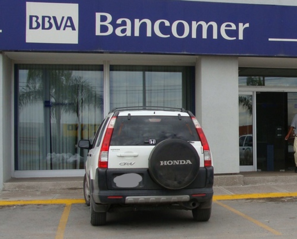 Bancomer, banco más grande por número de clientes, se unió a las instituciones que van a prorrogar el pago. (ARCHIVO) 