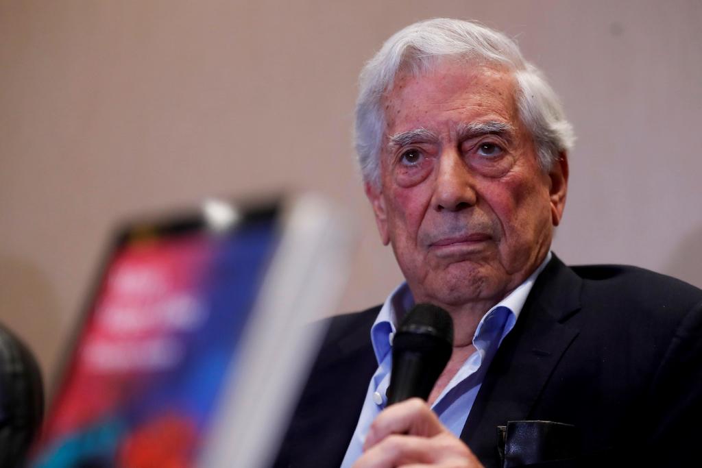 Vargas Llosa, reconocido escritor y político peruano, llega a los 84 años de vida este sábado, y lo hace en plena facultad creativa y vital. (ARCHIVO)