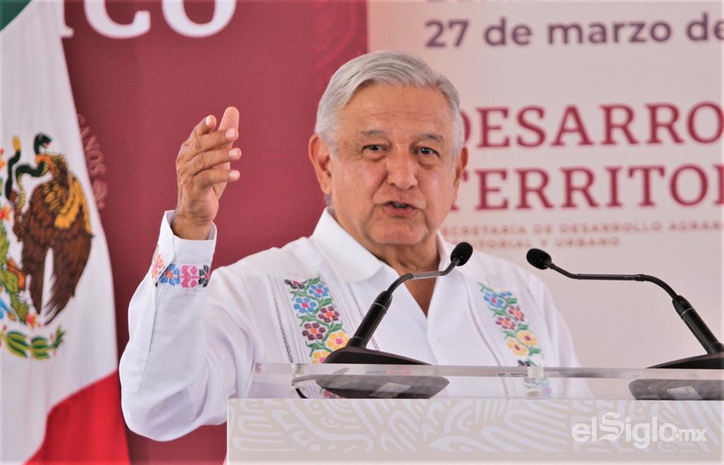 A pesar de que originalmente había anunciado que serían 10 hospitales, el presidente Andrés Manuel López Obrador informó que la Secretaría de la Defensa Nacional (Sedena) y la Marina (Semar) se harán cargo de ocupar, rehabilitar y poner en funcionamiento 17 hospitales, actualmente abandonados, para sumarlos al programa de salud del gobierno federal para hacer frente a la contingencia del COVID-19. (NOTIMEX)
