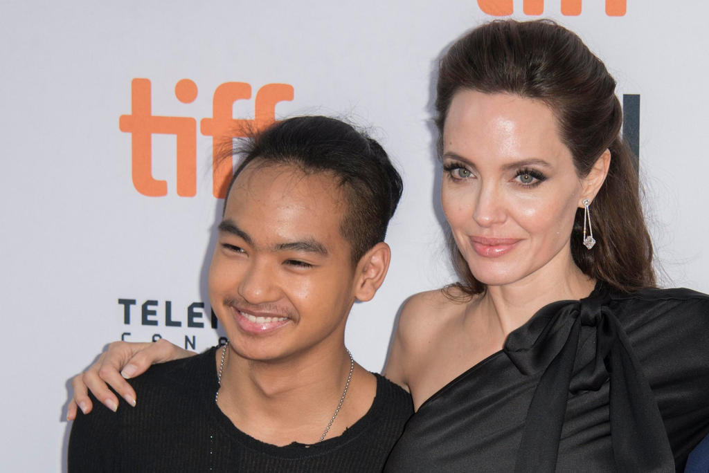 Angelina Jolie y su hijo Maddox se reúnen ante pandemia COVID-19. (ARCHIVO)