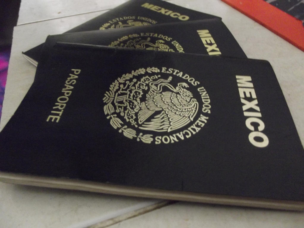 La Oficina de Enlace de la Secretaría de Relaciones Exteriores (SRE) en Saltillo informó que debido a la contingencia sanitaria del COVID-19, el servicio de emisión de pasaportes quedará suspendida.(ARCHIVO)