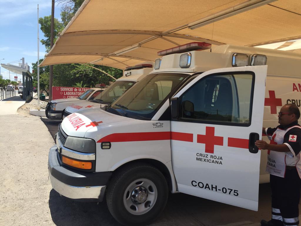 Paramédicos de la Cruz Roja recibieron capacitación para el manejo de pacientes sospechosos de coronavirus. (EL SIGLO DE TORREÓN) 