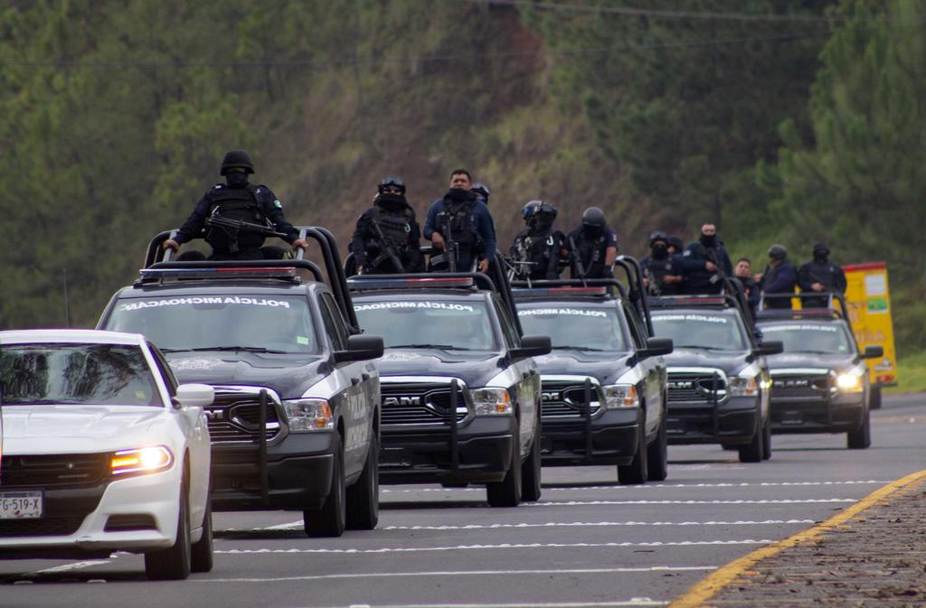 El saldo de un enfrentamiento entre cortadores de aguacate y comuneros contra policías, dejó un saldo de cuatro personas lesionadas en el municipio de Uruapan, Michoacán. (ARCHIVO)