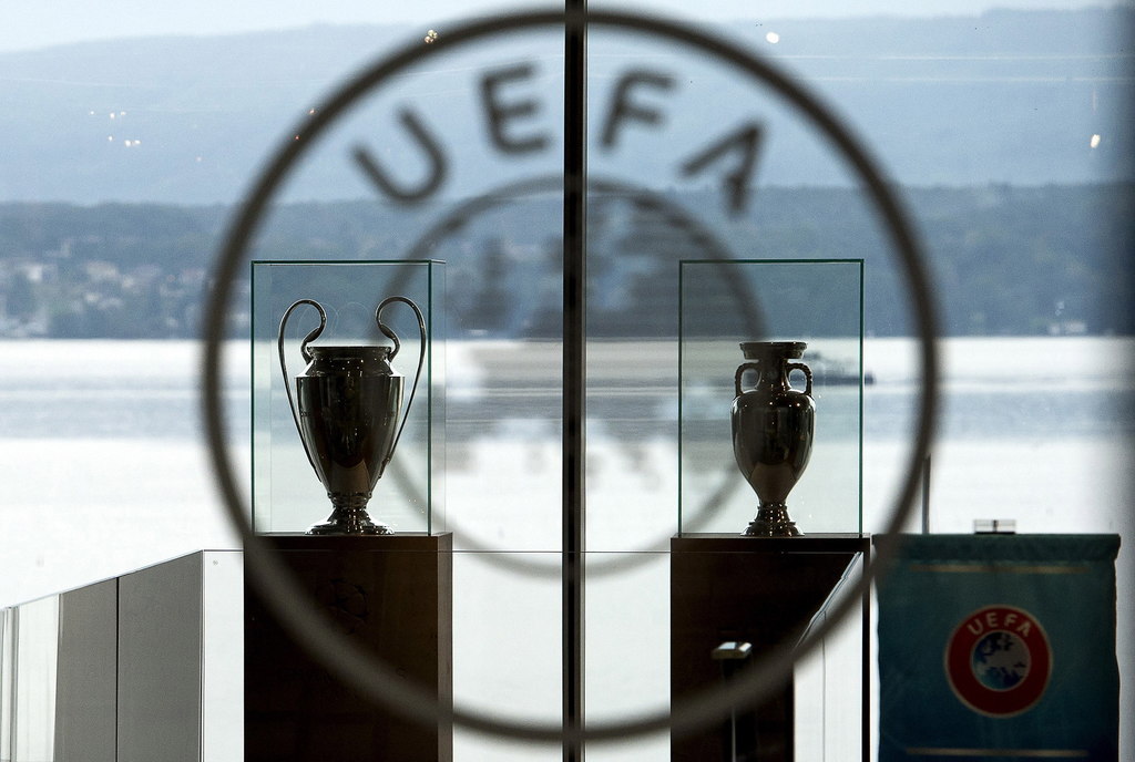 Las disputas por el título de la Champions y la Europa League siguen sin tener una fecha fija en el calendario de la organización para poder disputarse esta temporada. (ARCHIVO)