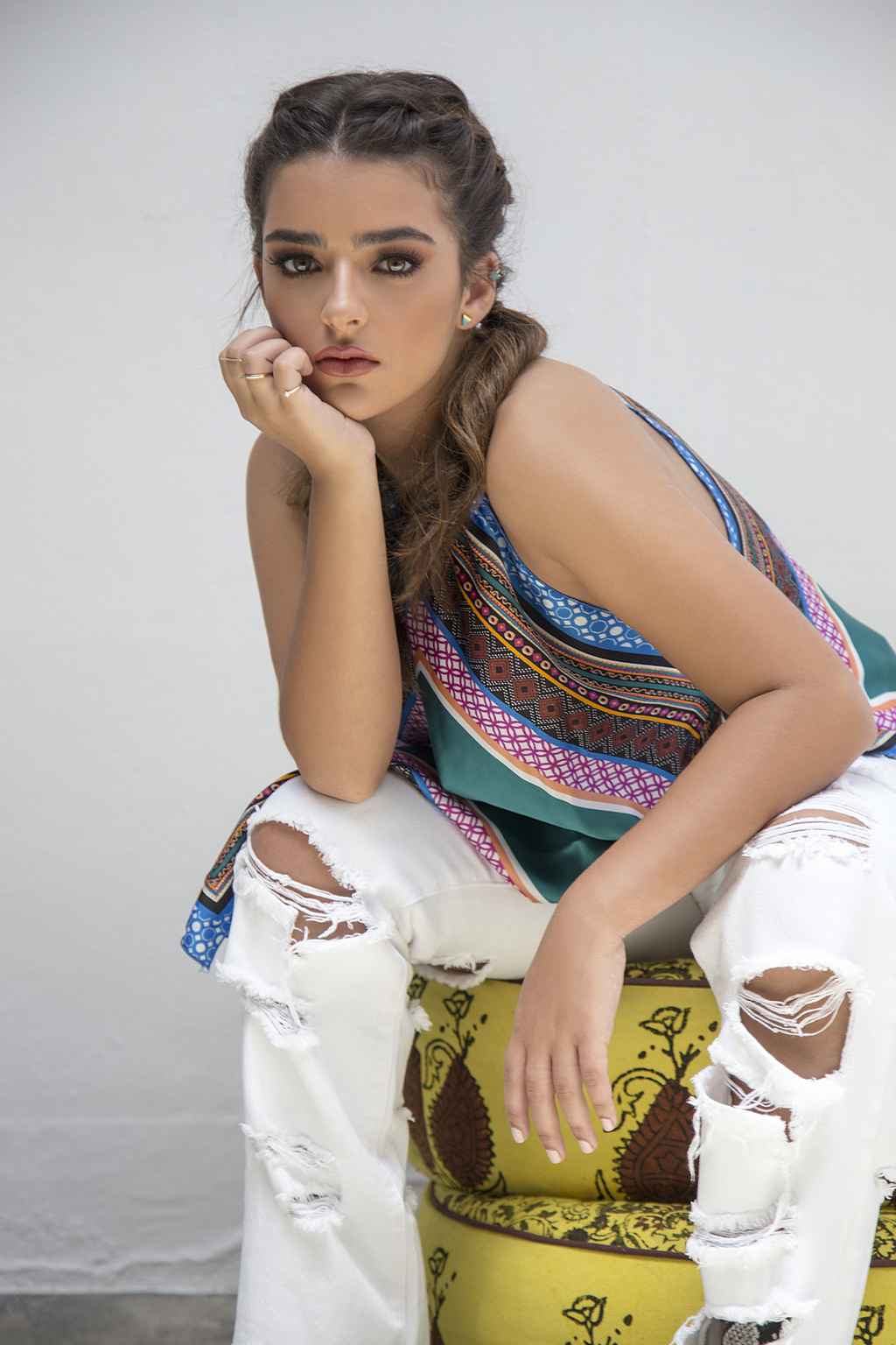 Lanzamiento. La cantante de 17 años, Adriana Torrón, busca con su propuesta musical ser una inspiración para la juventud. (CORTESÍA)