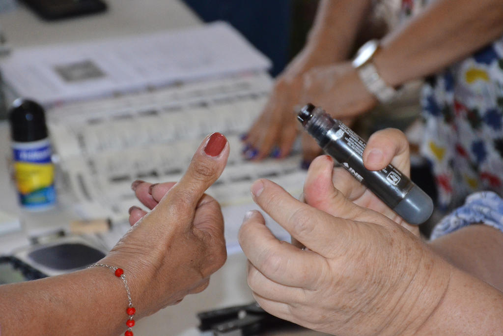 El Consejo General del Instituto Nacional Electoral (INE) aprobó por unanimidad posponer las elecciones en Coahuila e Hidalgo, programadas para junio próximo. (ARCHIVO)
