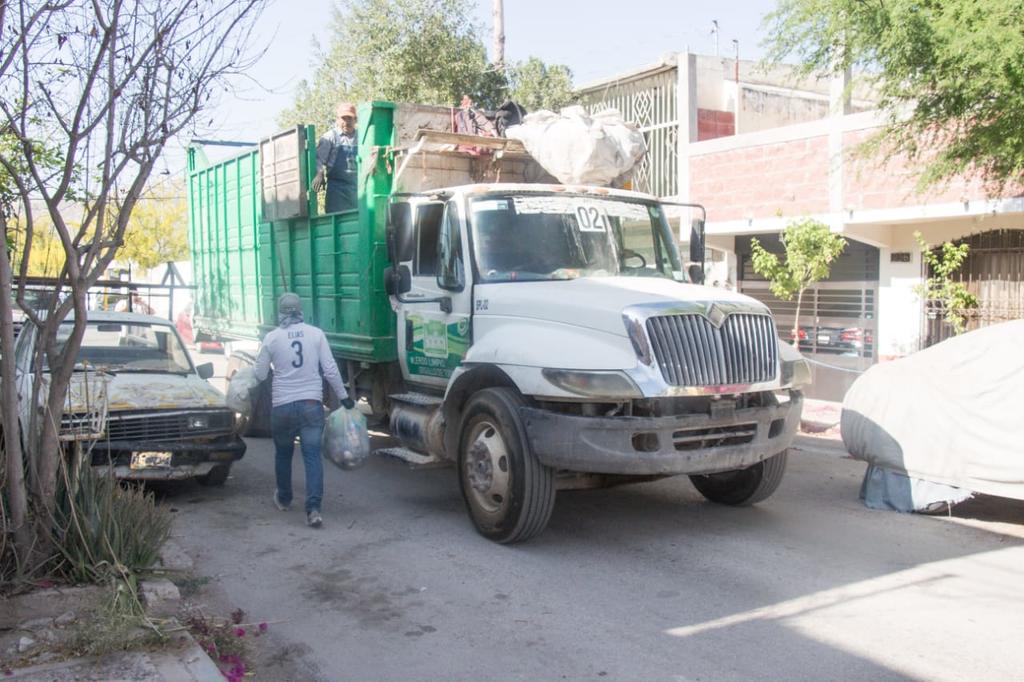 Confirman que el servicio de recolección de basura municipal sigue trabajando en las 24 rutas que realizan para recoger la basura en la ciudad y en comunidades de Lerdo. (ARCHIVO)