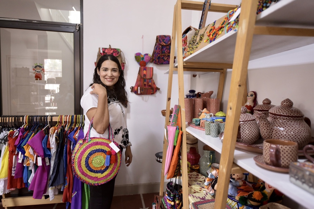 VISIÓN. Pamela Gamboa apuesta por la difusión de la artesanía mexicana. (EL SIGLO DE TORREÓN / Erick Sotomayor)