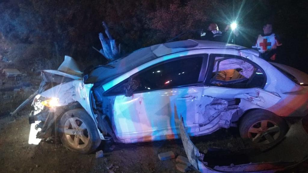 El responsable del accidente se identificó como Ernesto 'NN' de 26 años de edad, conductor de un vehículo Honda Civic de color blanco y modelo 2008. (EL SIGLO DE TORREÓN)