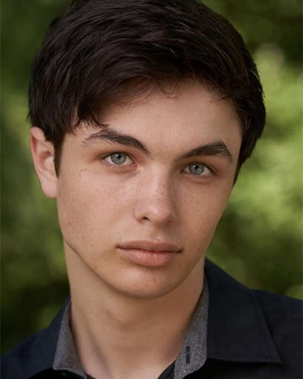 A los 16 años. Fallece Logan Williams; interpretó al adolescente 'Barry Allen' en The Flash, sus compañeros lo despiden.