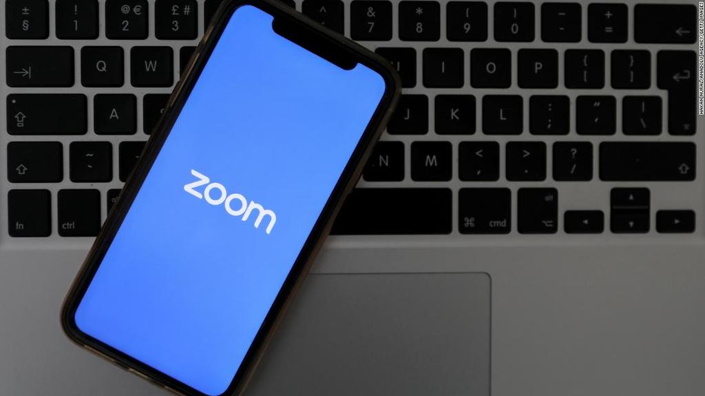Según un reporte dado a conocer por The Washington Post, miles de videollamadas personales de Zoom pueden encontrase en internet. (ESPECIAL) 