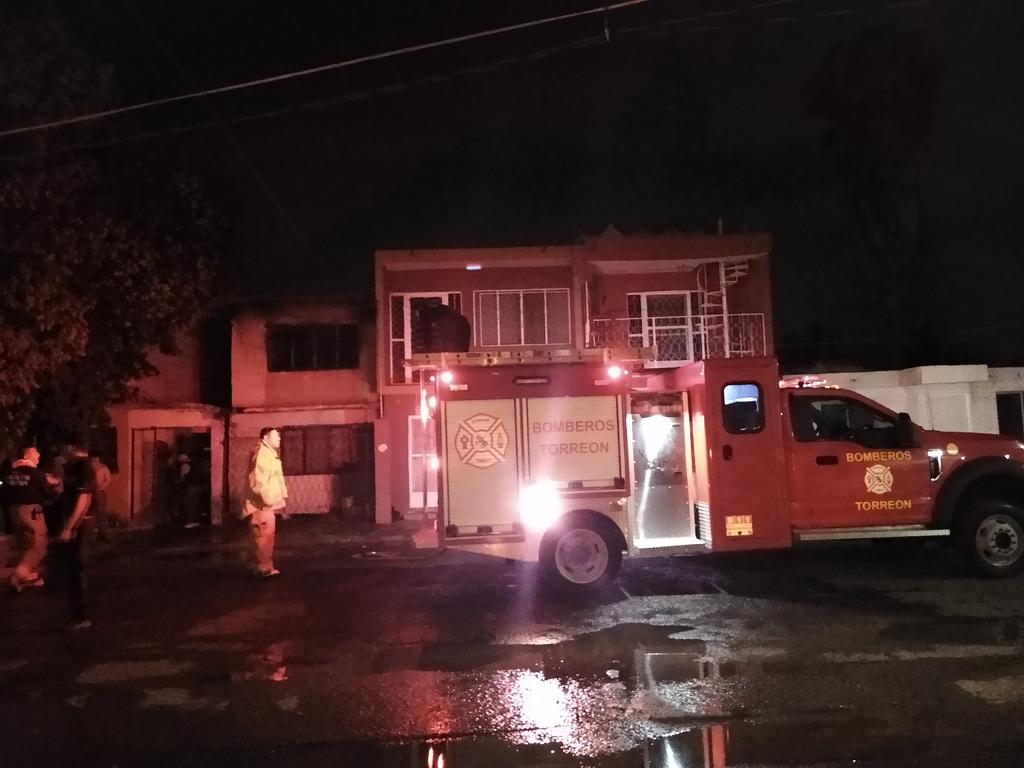 Se registró un incendio en una vivienda en la colonia Antigua Aceitera, en Torreón. (EL SIGLO DE TORREÓN)
