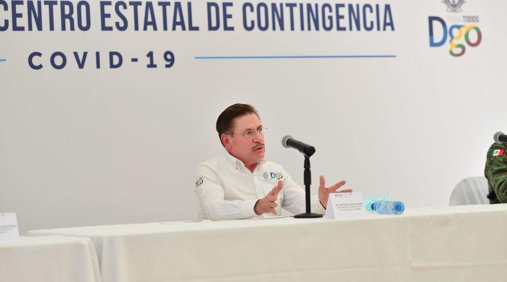 El gobernador José Rosas Aispuro Torres tomó protesta a los integrantes del Centro Estatal de Contingencias COVID-19. (CORTESÍA) 