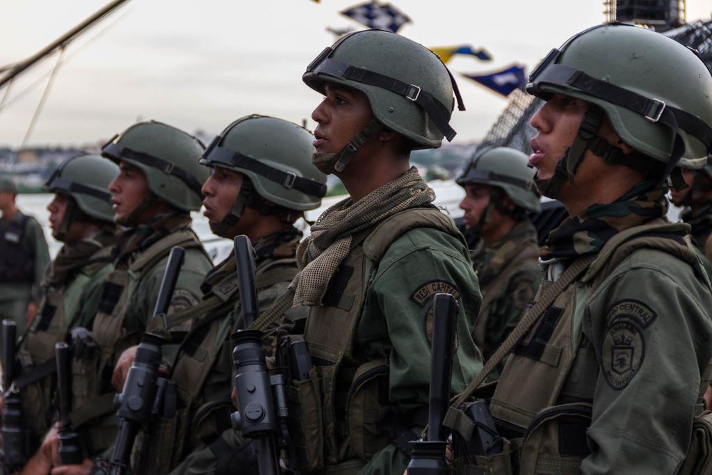 Venezuela envió a la frontera con Colombia 2,350 militares para reforzar la seguridad en la región y hacer frente a un masivo retorno de miles de migrantes venezolanos. (ARCHIVO) 