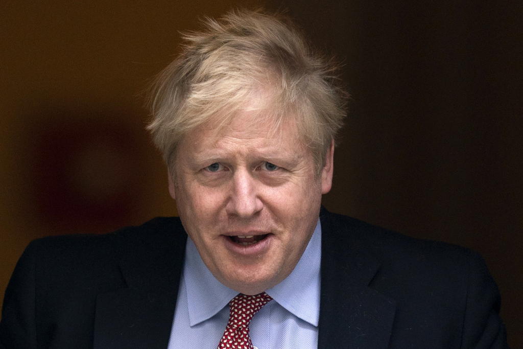 La salud del primer ministro británico, Boris Johnson, ha mejorado en las últimas horas, aunque sigue ingresado en cuidados intensivos por COVID-19. (ARCHIVO) 