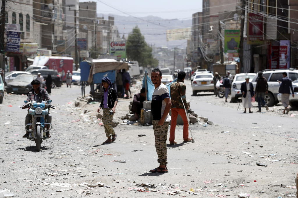  La coalición militar liderada por Arabia Saudí anunció hoy un alto el fuego de dos semanas de duración en el Yemen, donde la alianza interviene a favor de las fuerzas leales al presidente Abdo Rabu Mansur Hadi y en contra de los rebeldes hutíes. (ARCHIVO)