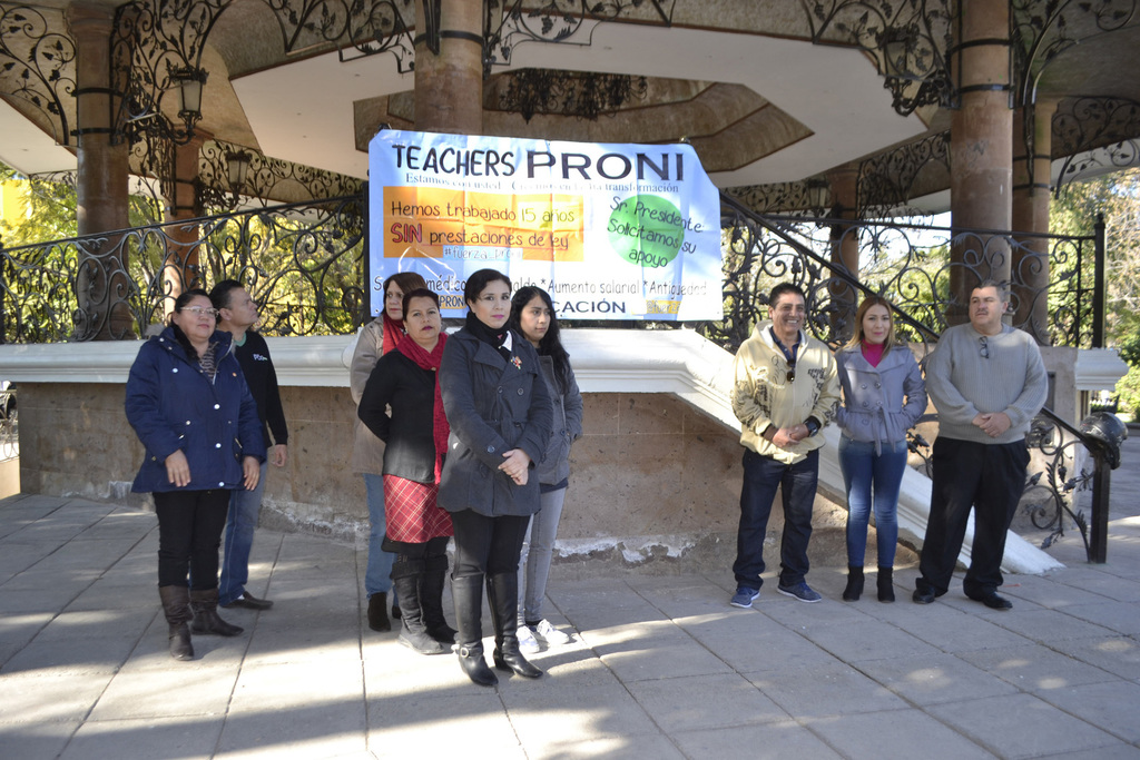 En varias ocasiones los docentes de Inglés han pedido regularizar su situación contractual.