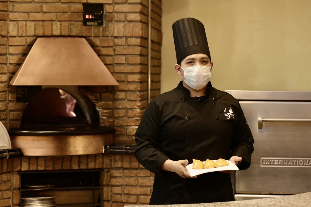 RECETA. El chef Vladimir Correa te muestra cómo preparar unas sabrosas empanadas. (EL SIGLO DE TORREÓN / Erick Sotomayor)
