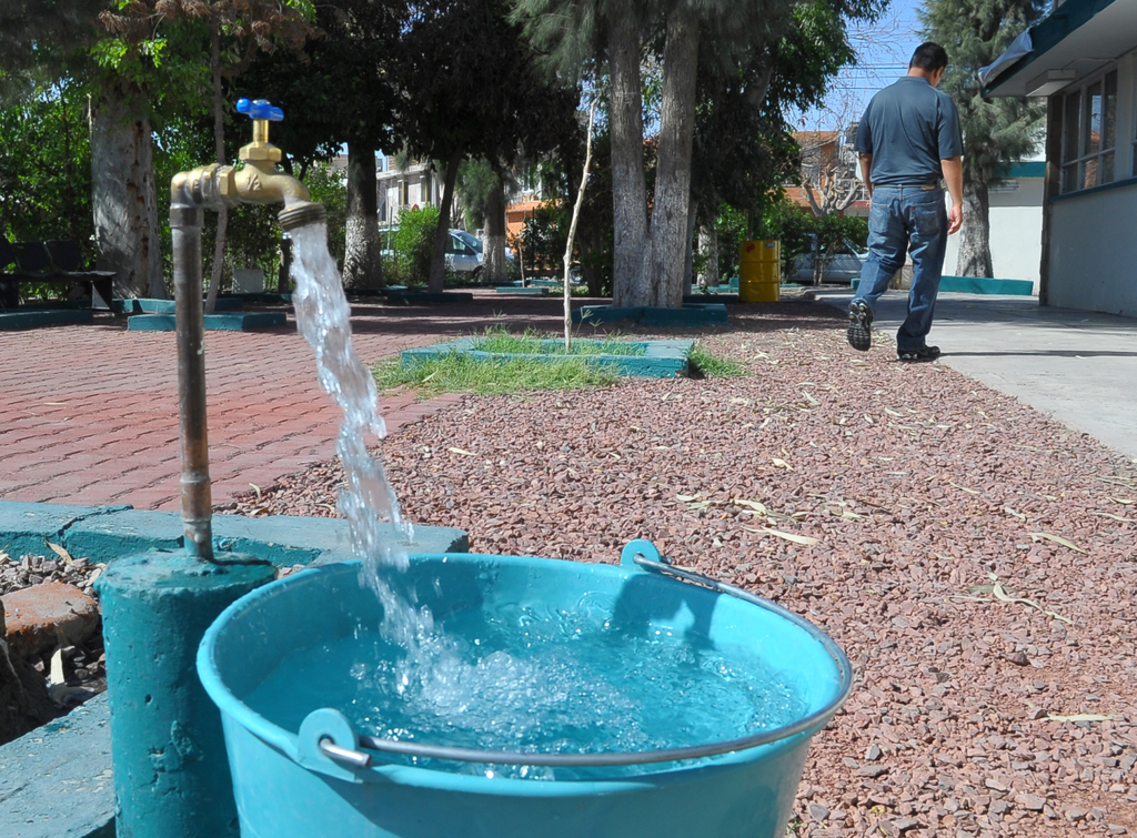 El Simas pidió a la ciudadanía un uso 'responsable' del agua potable durante la actual etapa de resguardo sanitario por COVID-19. (EL SIGLO DE TORREÓN)