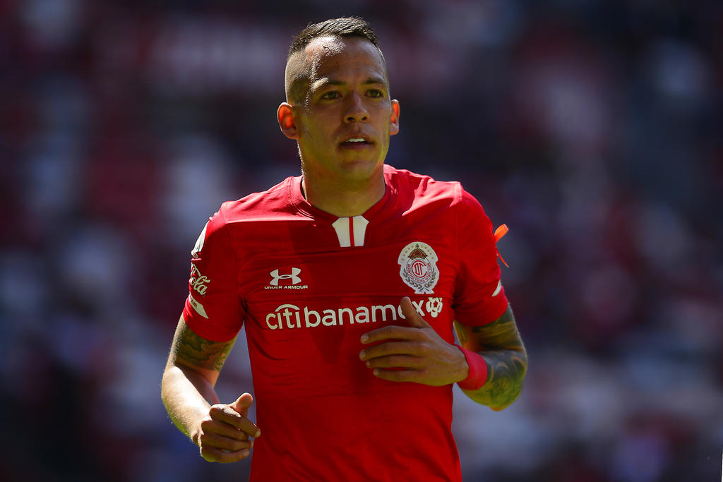 El defensa de Toluca, consideró que Juan Carlos Osorio, fue injusto con él al no darle la oportunidad en la Selección Mexicana. (ARCHIVO)