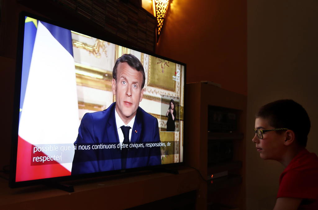 El presiente francés, Emmanuel Macron, anunció este lunes la prolongación de las actuales reglas de un 'confinamiento estricto' hasta el 11 de mayo. (EFE) 