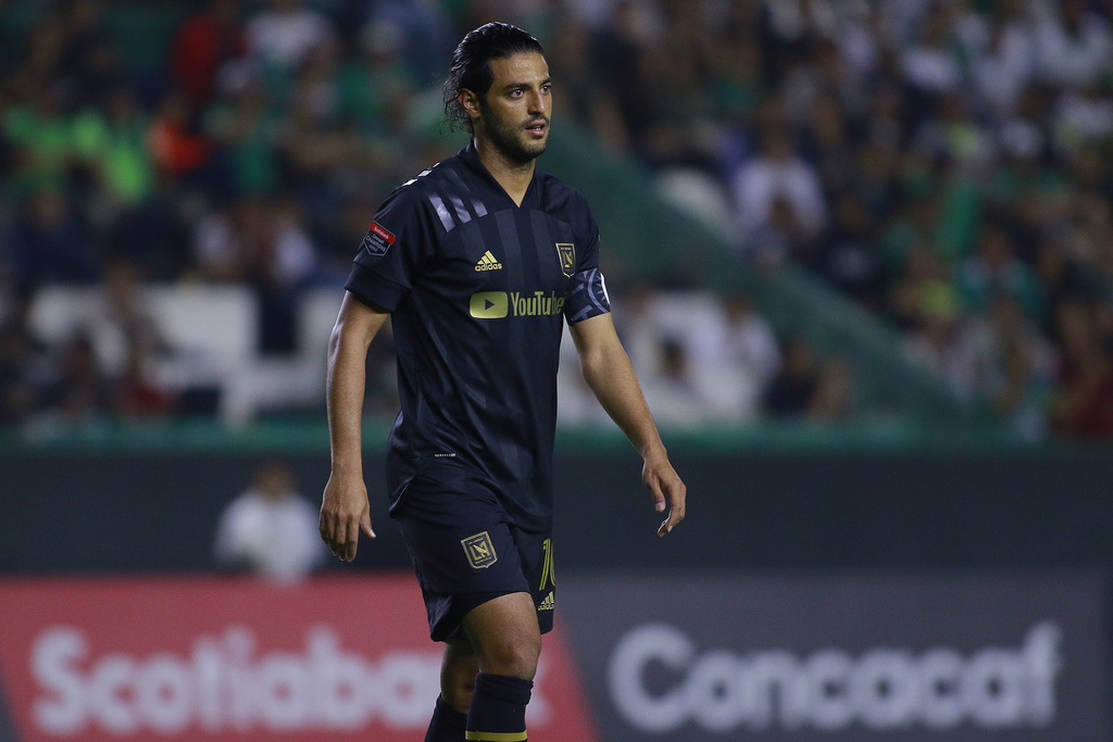 El delantero mexicano actualmente vive un gran momento en la MLS con el conjunto de Los Ángeles FC, donde es el capitán. (ARCHIVO)