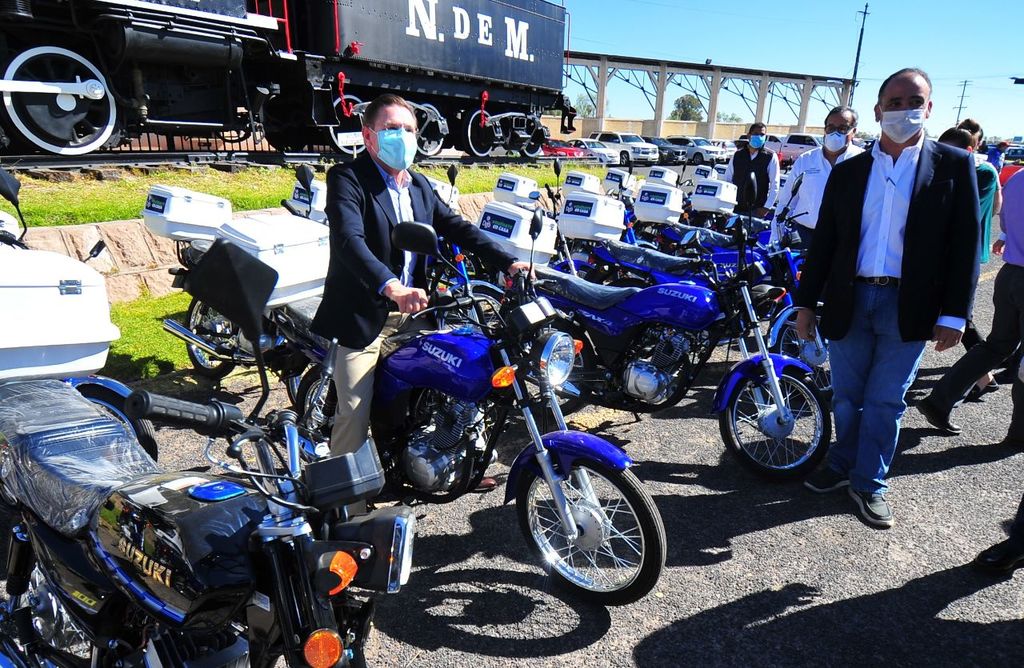 El Gobierno del estado entregó 37 motocicletas al sector. (EL SIGLO DE TORREÓN) 