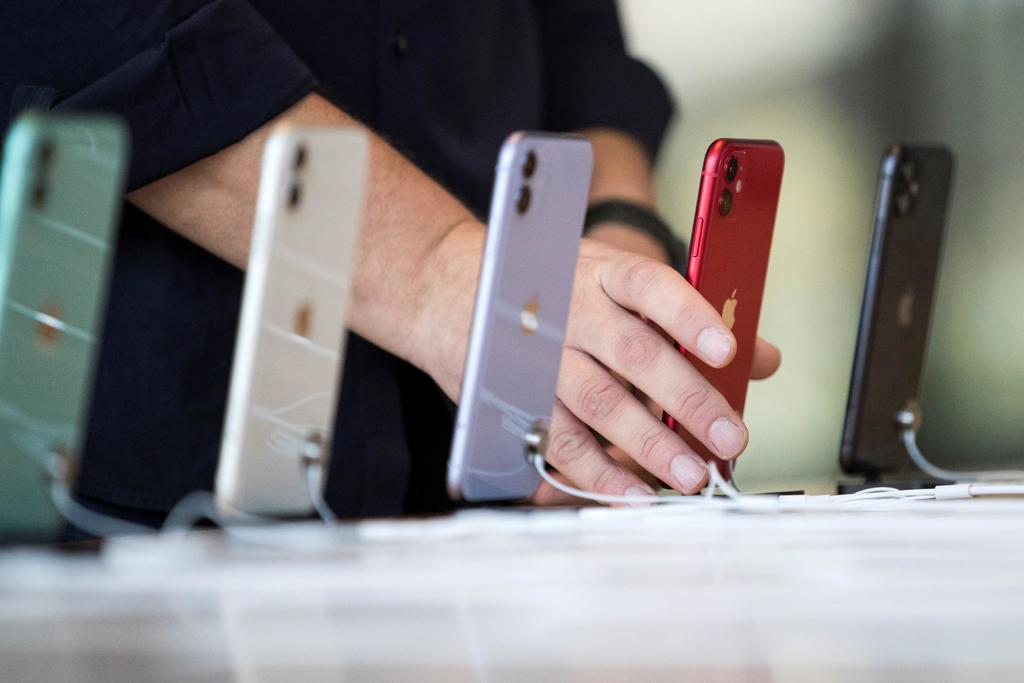 Ya se han publicado muchos rumores respecto a los próximos lanzamientos de Apple, entre ellos un nuevo iPhone y, según lo que ha trascendido, será el modelo con la pantalla más grande de la marca hasta la fecha. (ARCHIVO) 