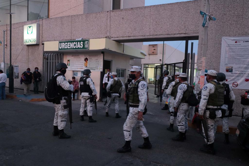 Elementos de la Guardia Nacional comenzaron el despliegue paulatino en 184 hospitales COVID-19 del Instituto Mexicano del Seguro Social (IMSS) como parte de las tareas de seguridad durante esta emergencia sanitaria. (EL UNIVERSAL)